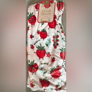 OVERSIZED PLUSH MOM THROW BLANKET W/ MAMA & KID TOMATOES, FLOWERS “MAMMATO”